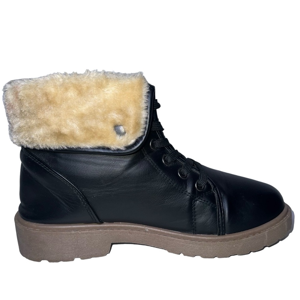 Just Be Women’s Black Moto Biker Casual Fur Lined Lace Up Ankle Boots. Size 8